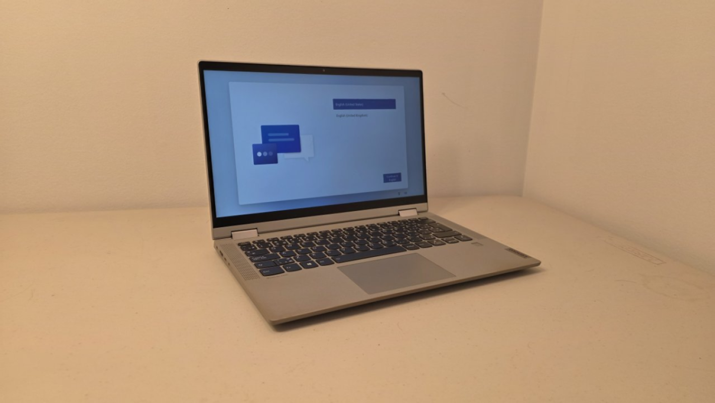 13" Lenovo Laptop - Very good condition - Barely used