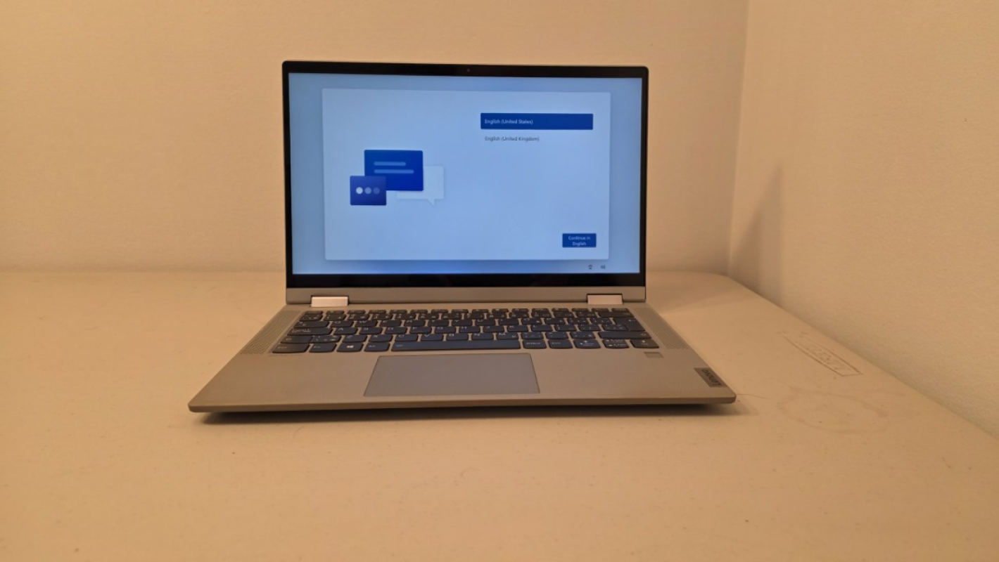 13" Lenovo Laptop - Very good condition - Barely used