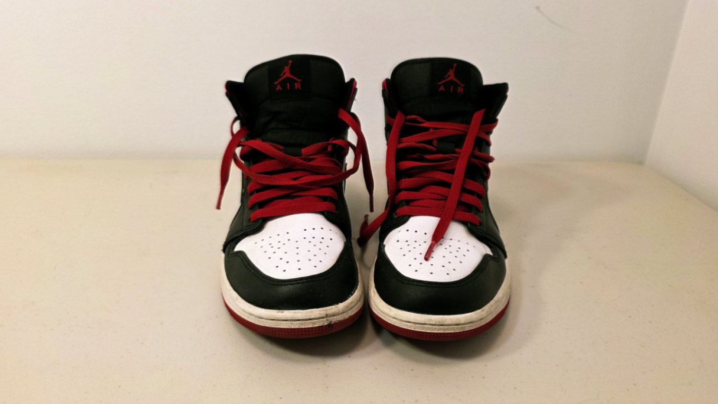 Nike Air Jordan 1 high top red