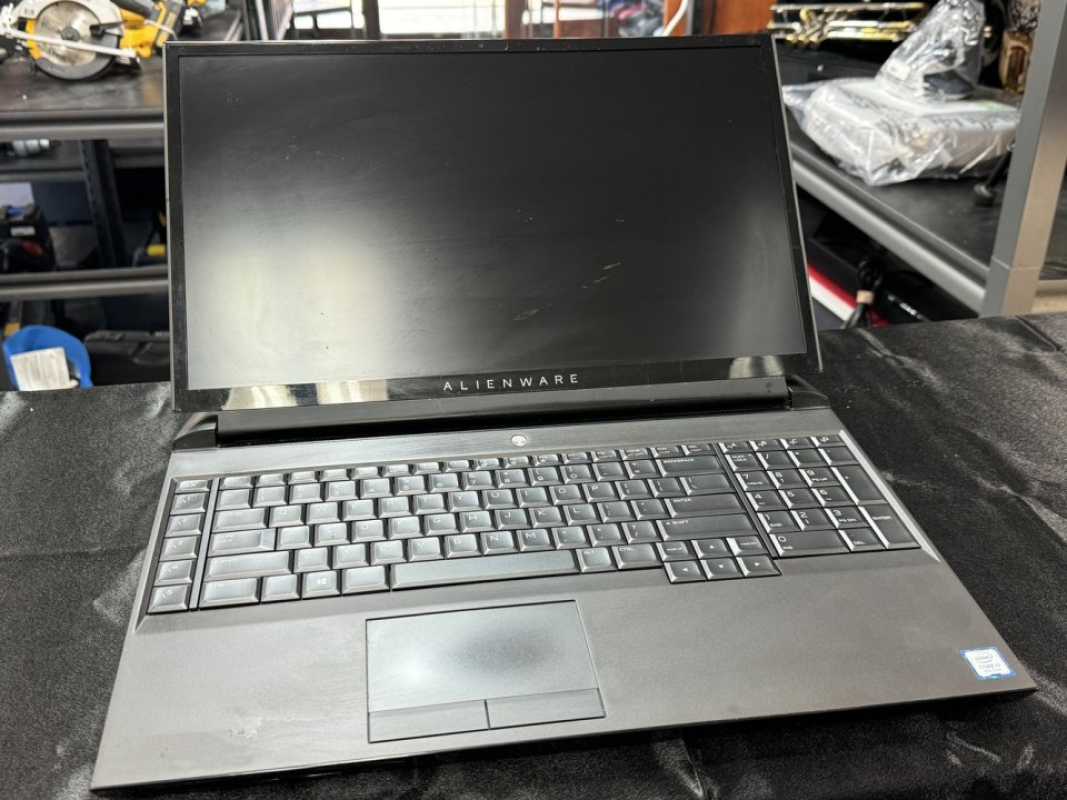 Alienware Area 51 M R2 8gb RAM,