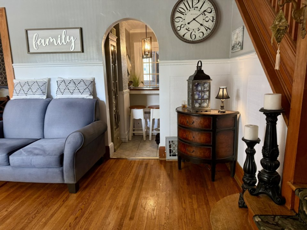 SOLD: 3-bedroom, 2-bath 1614 Church St Windsor ON N8X1V5