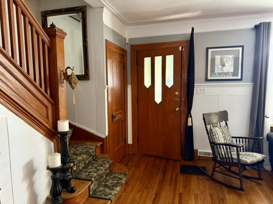 SOLD: 3-bedroom, 2-bath 1614 Church St Windsor ON N8X1V5