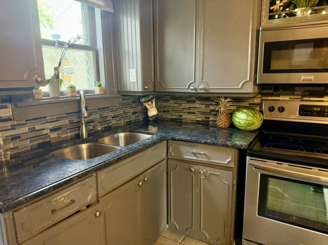 SOLD: 3-bedroom, 2-bath 1614 Church St Windsor ON N8X1V5