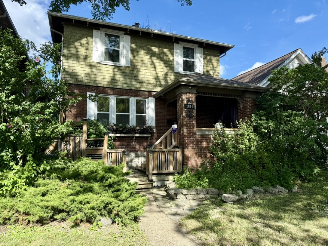 SOLD: 3-bedroom, 2-bath 1614 Church St Windsor ON N8X1V5