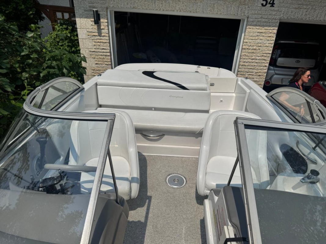 2004 Eddtide Campions 210 Deck boat