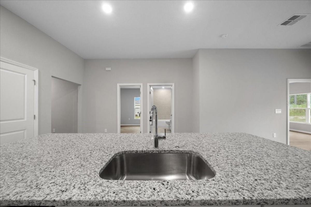For Sale Duplex Multi Family Income Property For Sale: 6 Bed, 4 Bath, 2524 sqft Florida USA