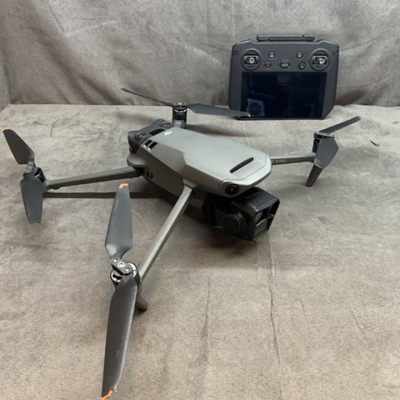DJI Mavic 3 Pro Drone & Fly More Combo Kit