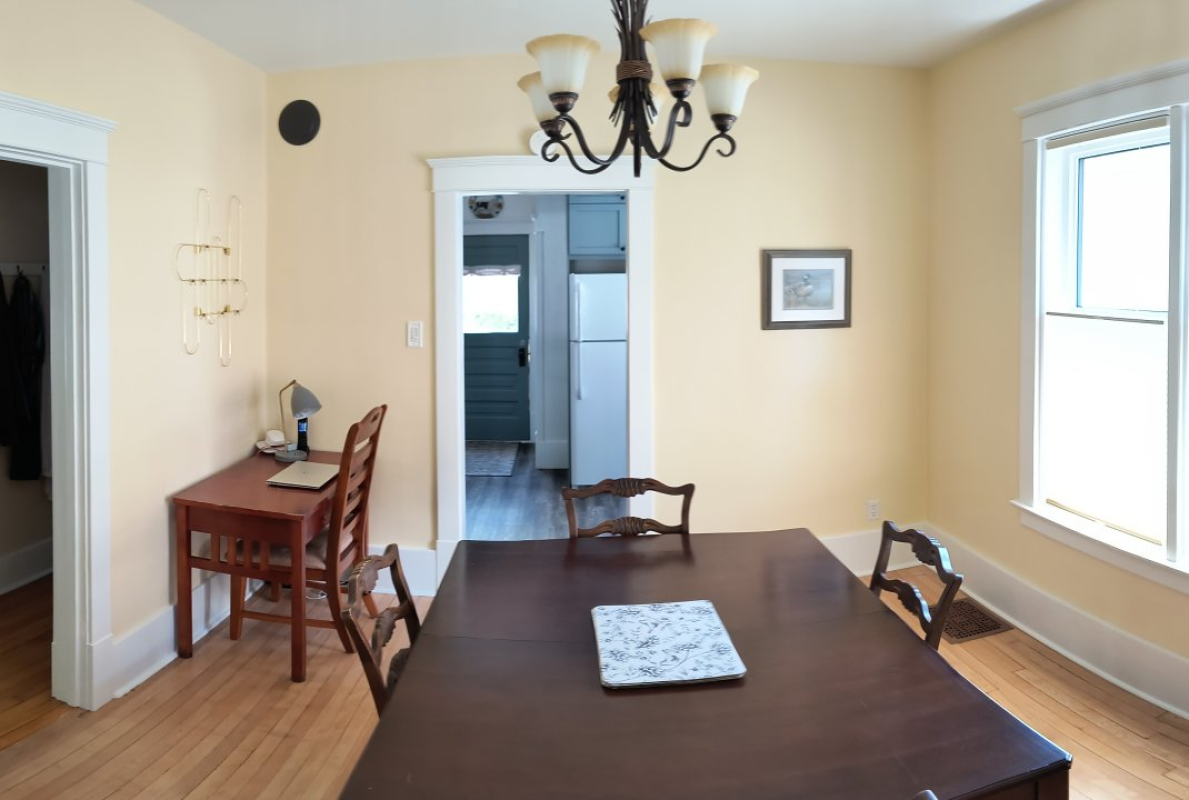 Must see Craftsman Home For Sale in Sarnia, Ontario - 2 bed, 1 bath (N7T 6A9)