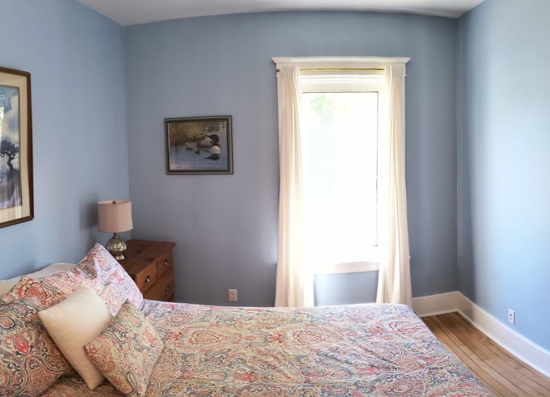 Must see Craftsman Home For Sale in Sarnia, Ontario - 2 bed, 1 bath (N7T 6A9)