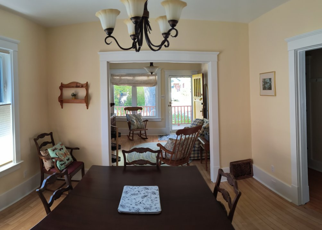 Must see Craftsman Home For Sale in Sarnia, Ontario - 2 bed, 1 bath (N7T 6A9)