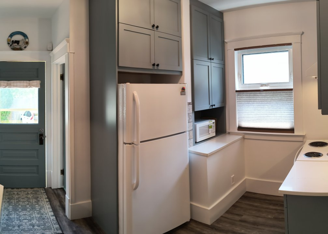Must see Craftsman Home For Sale in Sarnia, Ontario - 2 bed, 1 bath (N7T 6A9)