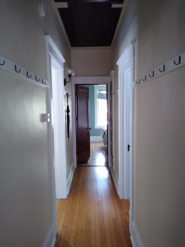 Must see Craftsman Home For Sale in Sarnia, Ontario - 2 bed, 1 bath (N7T 6A9)