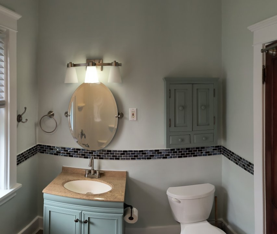 Must see Craftsman Home For Sale in Sarnia, Ontario - 2 bed, 1 bath (N7T 6A9)