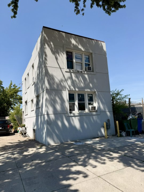 🚨 COMMERCIAL INVESTOR & AUTO BUSINESS ALERT – CENTRAL WINDSOR! 🚨 663-667 Glengarry Avenue, Windsor