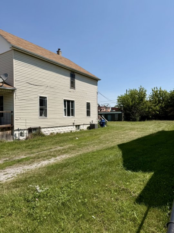 3 Beds 1 Bath House