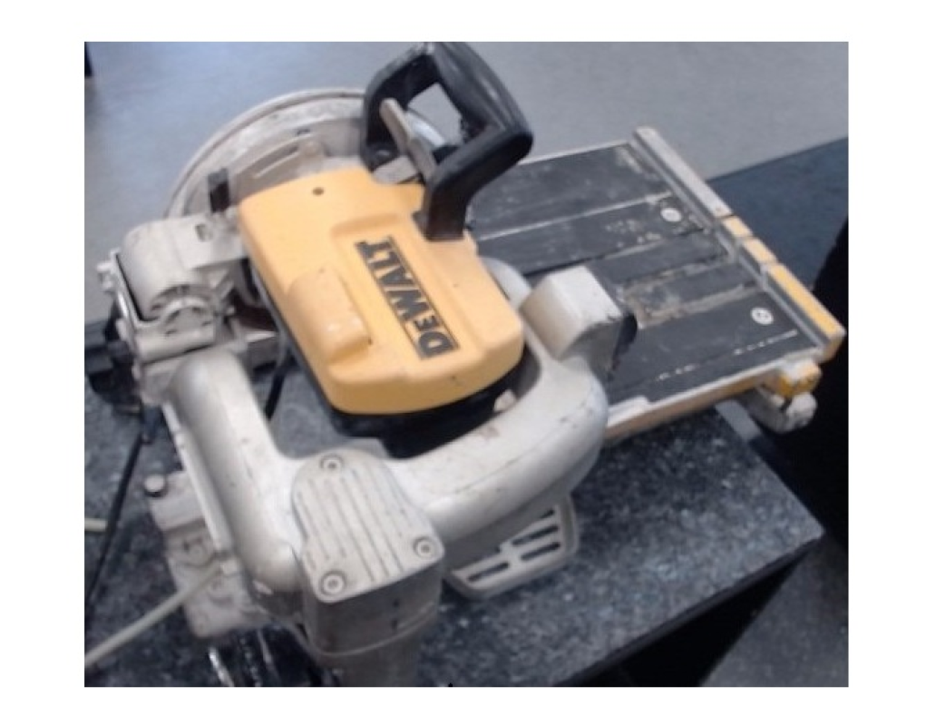 DEWALT D24000