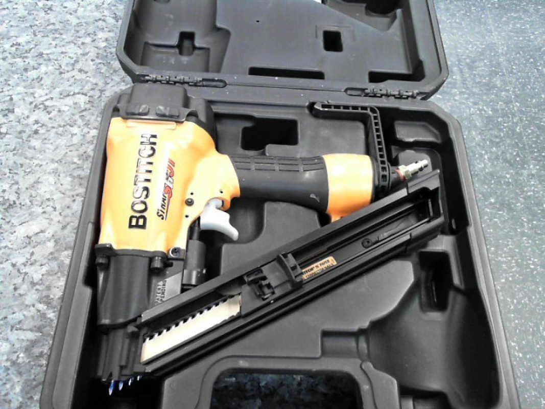 BOSTITCH FRAMING NAILER W/CASE