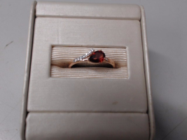 Synthetic Almandine Garnet Lady's Stone Ring 14K Yellow Gold 1.2g