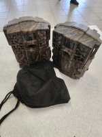SET OF 2 TRAIL CAMS WITH STRAP