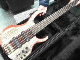 IBANEZ PREMIUM BTB1935 5-STRING BASS GUITAR