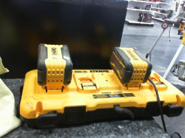 DEWALT FAST BATTERY CHARGER